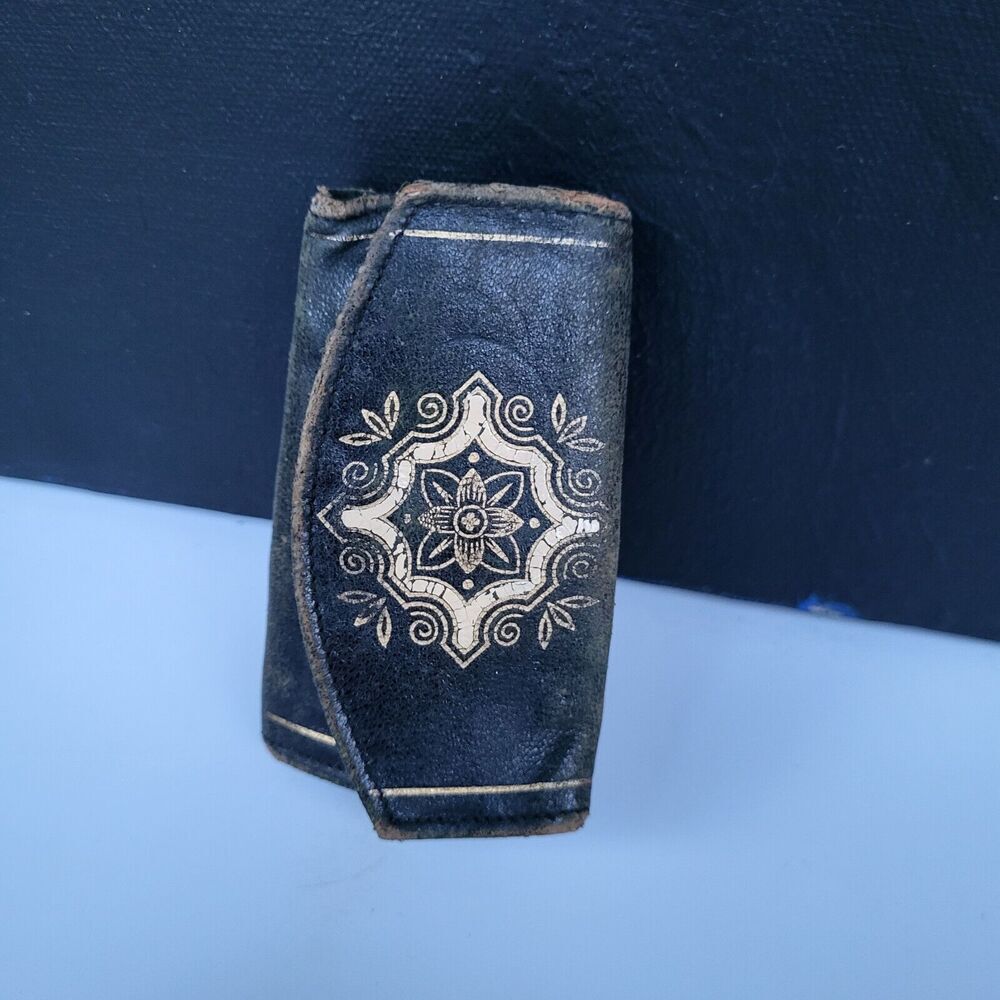 Brevet Antique Leather Key Holder 3.5"